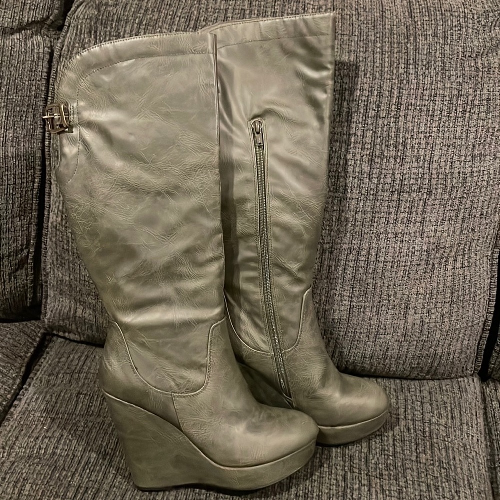 Brand new Gomax boots